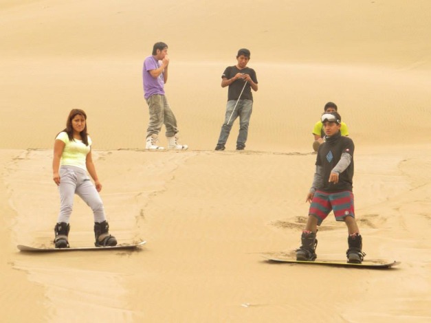 Sandboarding en las Dunas de Lima