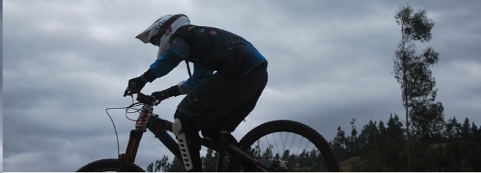 Trepada y descenso en bicicleta a Canchacalla