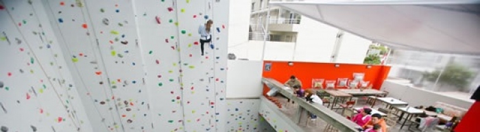 Campeonato de escalada para menores y adultos