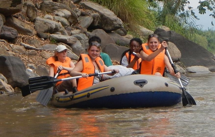 trekking y canotaje en el Río Perene