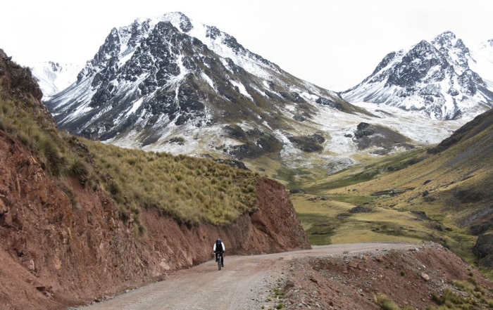 Trepada a Rajuntay y descenso a Lima en bici