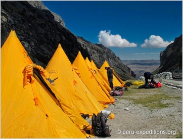 PERU: Individual Climbing Vallunaraju (5686 m)