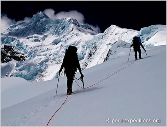 PERU:Trekking Santa Cruz Urus (5495 m), Ishinca 