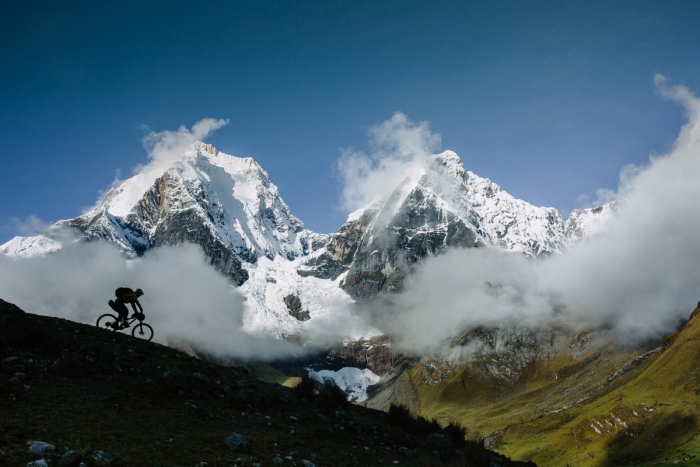 MOUNTAIN BIKE TOUR CORDILLERA HUAYHUASH