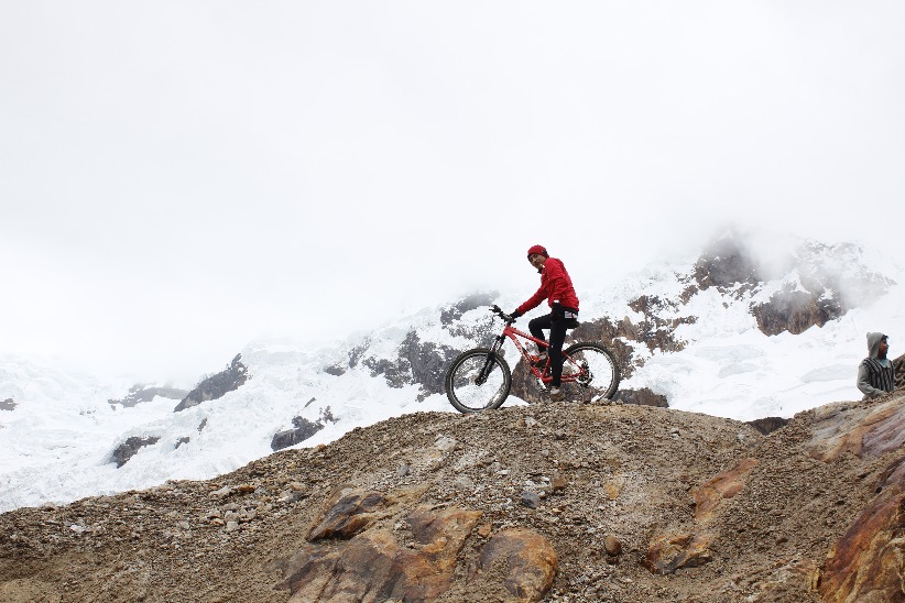 Surcando la cordillera blanca del peru