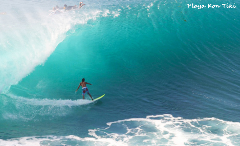 Surf en playa Kontiki