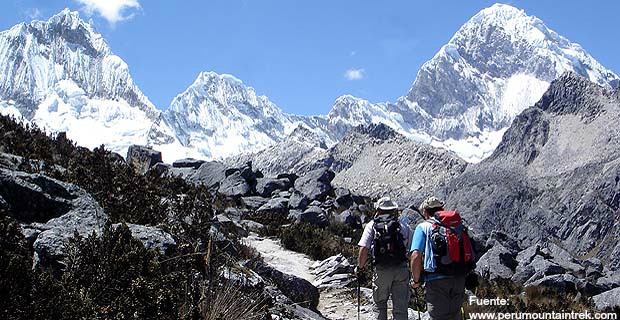 Trekking en nevado alpomayo