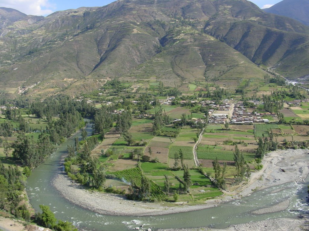 Canotaje o rafting en el rio Santa